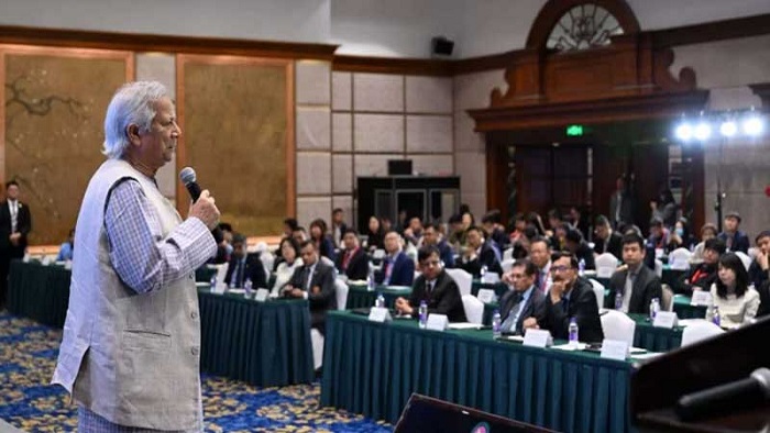চীনা ব্যবসায়ী নেতাদের সাথে এক বিশেষ বিনিয়োগ সংলাপে  প্রধান উপদেষ্টার অংশগ্রহণ 